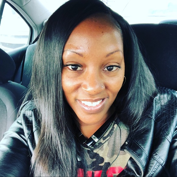 Meet your Posher, Deedee - Picture 3 of 3